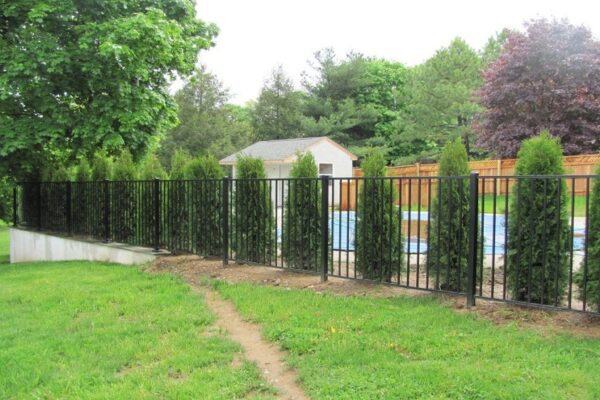 The Importance of Finding a Reputable Fencing Contractor