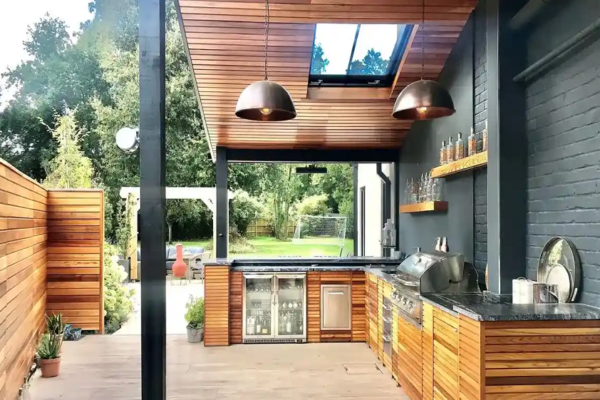 Beyond the Grill: Outdoor Kitchen Layouts and Choosing the Right Modular Configuration