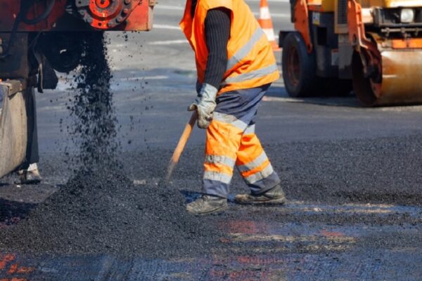 5 Asphalt Paving Contractor Mistakes That Are Costing You Big Time